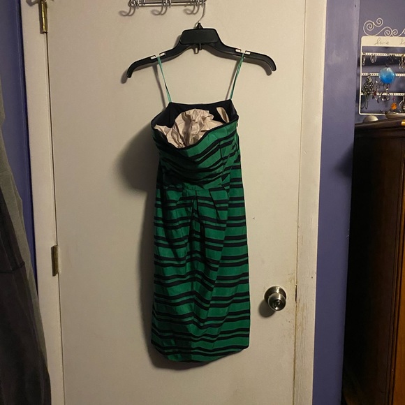 Beautiful green and black dress - Picture 1 of 3